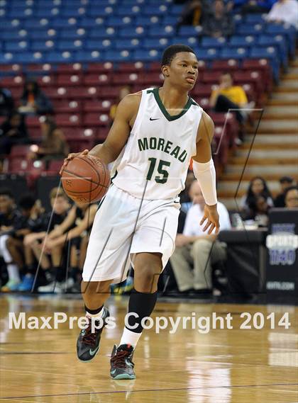 Thumbnail 3 in Bishop Montgomery vs. Moreau Catholic (CIF State D4 Final) photogallery.