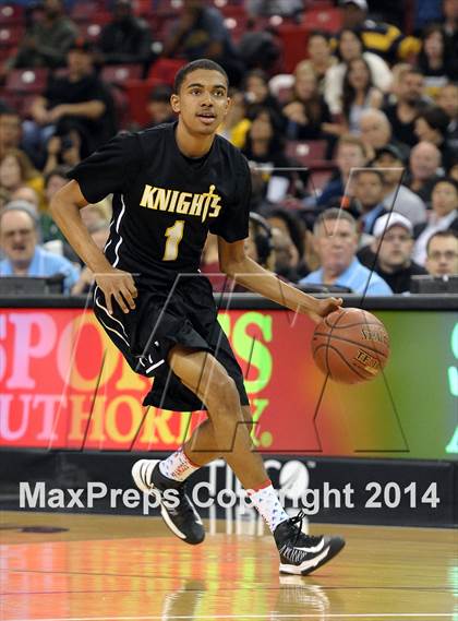 Thumbnail 1 in Bishop Montgomery vs. Moreau Catholic (CIF State D4 Final) photogallery.