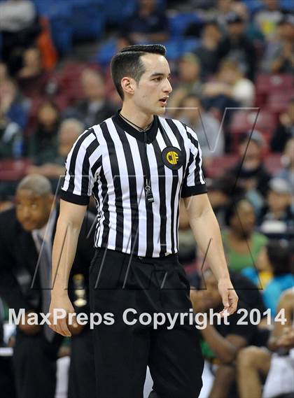 Thumbnail 2 in Bishop Montgomery vs. Moreau Catholic (CIF State D4 Final) photogallery.