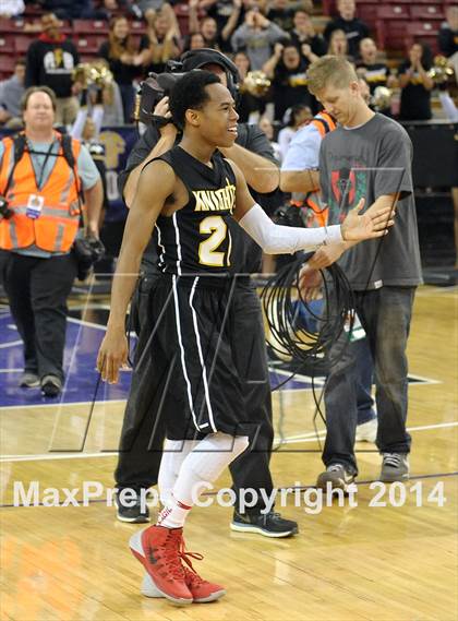 Thumbnail 2 in Bishop Montgomery vs. Moreau Catholic (CIF State D4 Final) photogallery.