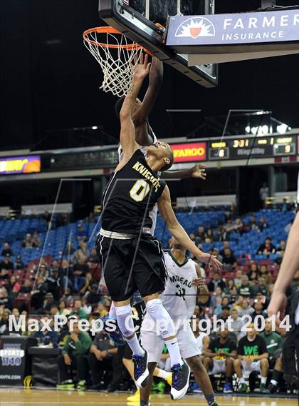Thumbnail 3 in Bishop Montgomery vs. Moreau Catholic (CIF State D4 Final) photogallery.