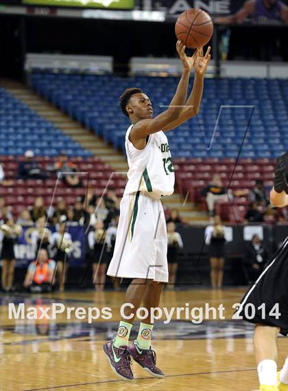 Thumbnail 3 in Bishop Montgomery vs. Moreau Catholic (CIF State D4 Final) photogallery.