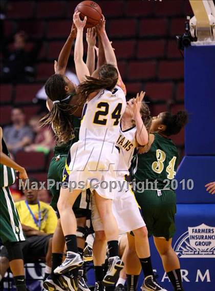 Thumbnail 2 in Poly vs. Oak Ridge (CIF State D1 Final) photogallery.