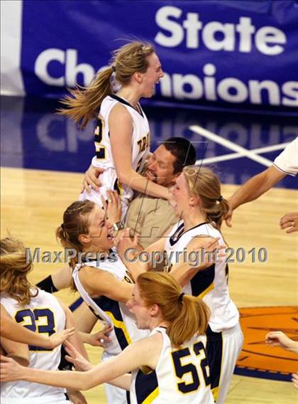 Thumbnail 2 in Poly vs. Oak Ridge (CIF State D1 Final) photogallery.