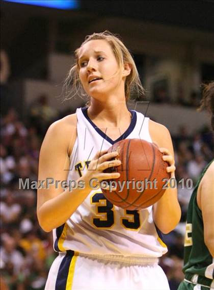 Thumbnail 2 in Poly vs. Oak Ridge (CIF State D1 Final) photogallery.