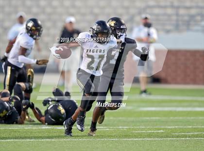 Thumbnail 3 in Broken Arrow @ Mansfield photogallery.