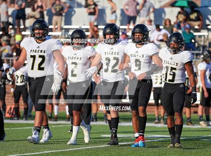 Thumbnail 3 in Broken Arrow @ Mansfield photogallery.