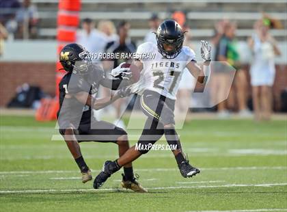 Thumbnail 1 in Broken Arrow @ Mansfield photogallery.