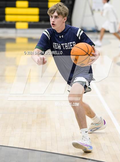 Thumbnail 3 in New Trier vs Scottsdale Christian Academy (Saguaro Holiday Classic) photogallery.
