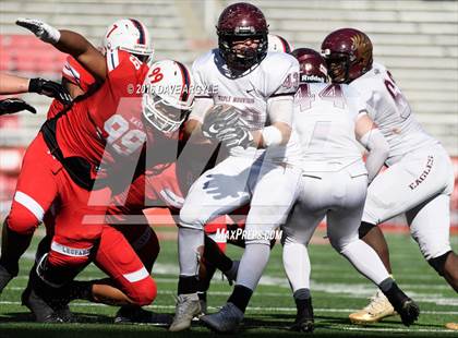 Thumbnail 1 in East vs. Maple Mountain (UHSAA 4A Semifinal) photogallery.