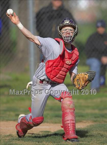 Thumbnail 2 in Rio Linda vs. Whitney (Cordova Easter Tournament) photogallery.
