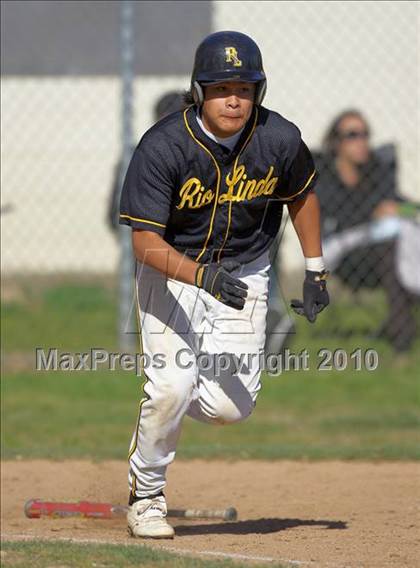 Thumbnail 2 in Rio Linda vs. Whitney (Cordova Easter Tournament) photogallery.