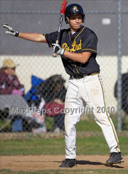 Thumbnail 1 in Rio Linda vs. Whitney (Cordova Easter Tournament) photogallery.