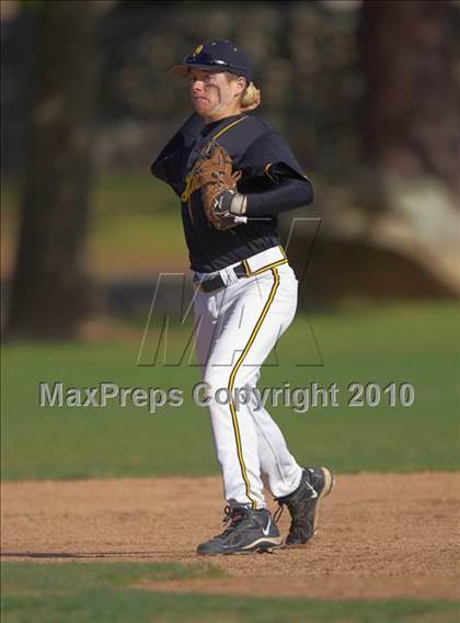 Thumbnail 3 in Rio Linda vs. Whitney (Cordova Easter Tournament) photogallery.