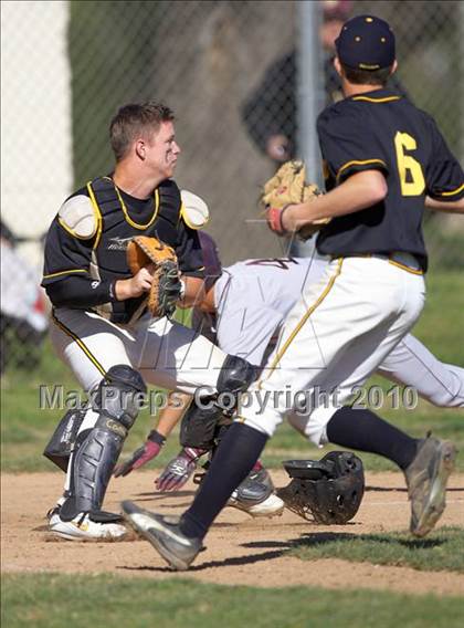 Thumbnail 2 in Rio Linda vs. Whitney (Cordova Easter Tournament) photogallery.