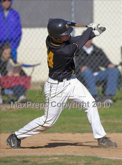 Thumbnail 3 in Rio Linda vs. Whitney (Cordova Easter Tournament) photogallery.