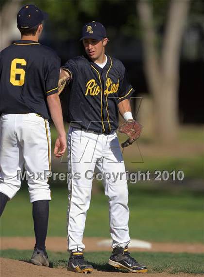Thumbnail 1 in Rio Linda vs. Whitney (Cordova Easter Tournament) photogallery.