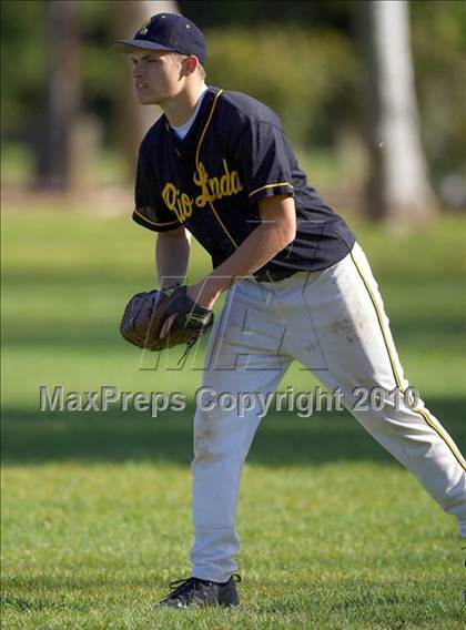 Thumbnail 2 in Rio Linda vs. Whitney (Cordova Easter Tournament) photogallery.