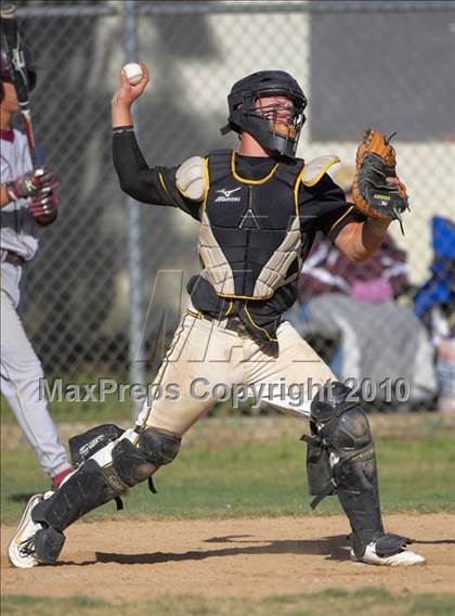 Thumbnail 2 in Rio Linda vs. Whitney (Cordova Easter Tournament) photogallery.