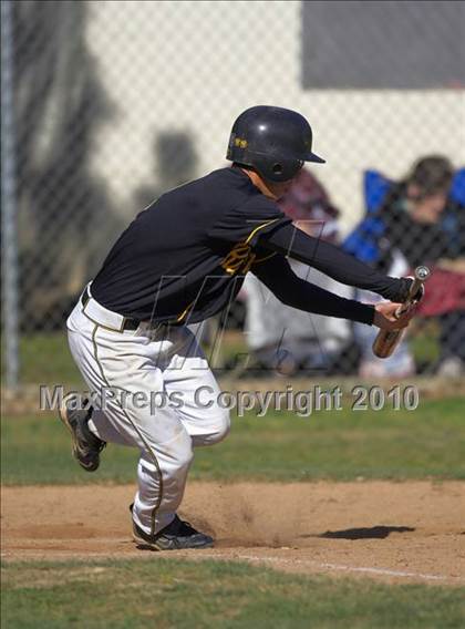 Thumbnail 3 in Rio Linda vs. Whitney (Cordova Easter Tournament) photogallery.