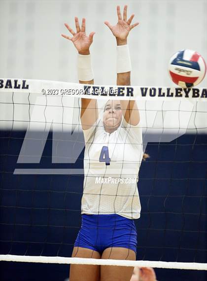 Thumbnail 1 in Byron Nelson vs Keller photogallery.