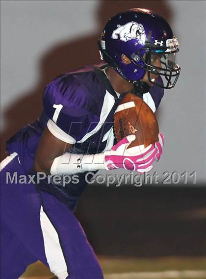 Thumbnail 3 in Jonesboro vs. Fayetteville photogallery.