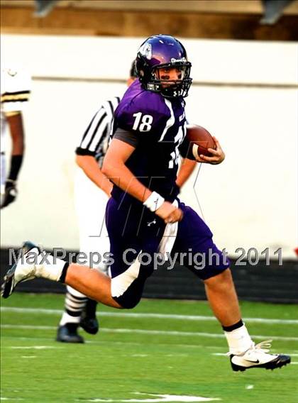 Thumbnail 2 in Jonesboro vs. Fayetteville photogallery.
