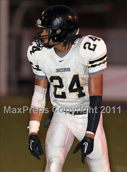 Thumbnail 1 in Jonesboro vs. Fayetteville photogallery.