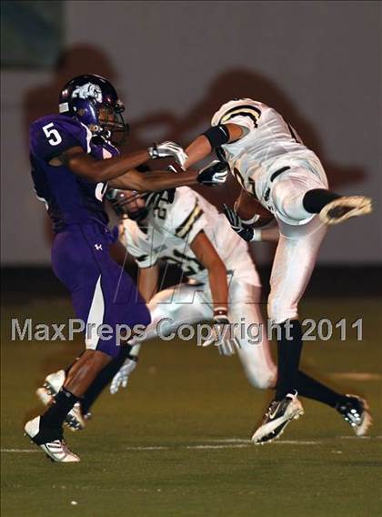Thumbnail 2 in Jonesboro vs. Fayetteville photogallery.