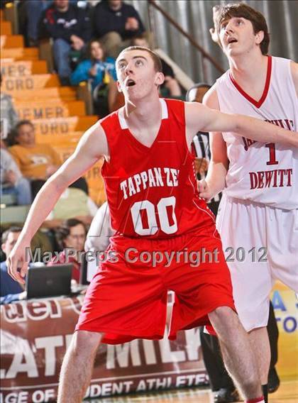 Thumbnail 1 in Jamesville-DeWitt vs. Tappan Zee (NYSPHSAA Class A Semifinal) photogallery.