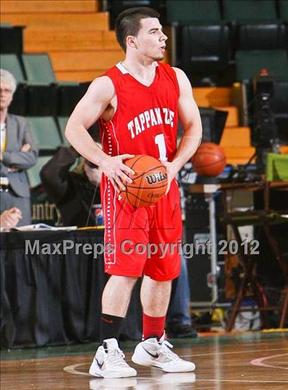 Thumbnail 1 in Jamesville-DeWitt vs. Tappan Zee (NYSPHSAA Class A Semifinal) photogallery.
