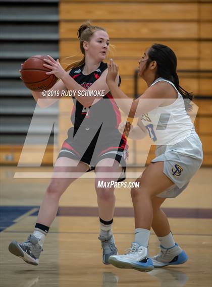 Thumbnail 2 in Fallbrook @ San Pasqual photogallery.