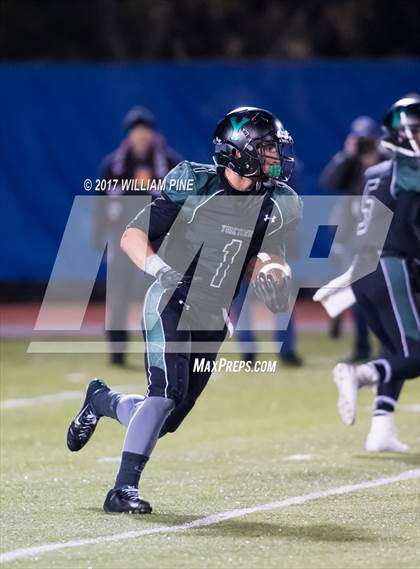 Thumbnail 1 in Burnt Hills-Ballston Lake vs. Yorktown (NYSPHSAA Class A Semifinal) photogallery.