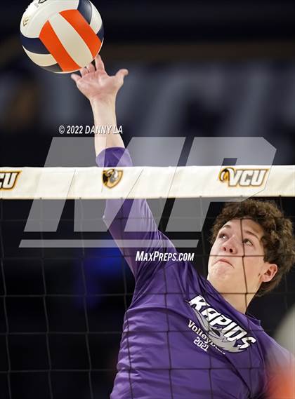 Thumbnail 3 in Glen Allen vs. James River Midlothian (VHSL Class 5 State Final) photogallery.