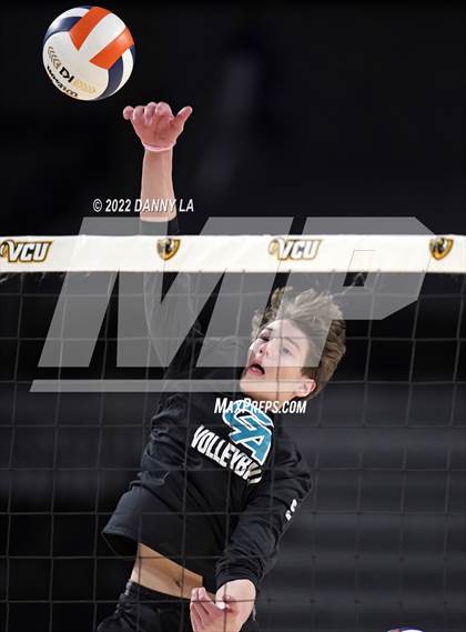 Thumbnail 2 in Glen Allen vs. James River Midlothian (VHSL Class 5 State Final) photogallery.