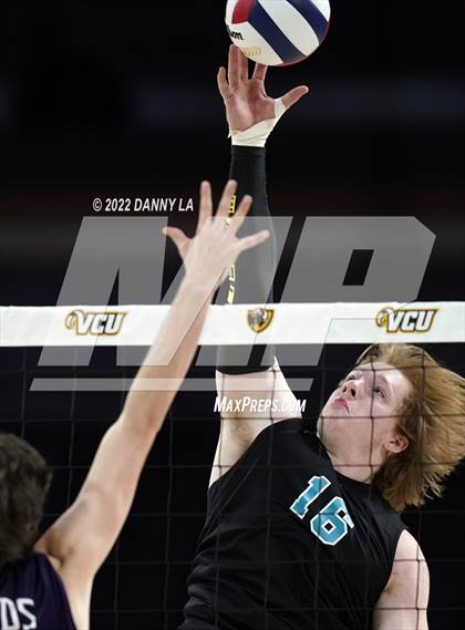 Thumbnail 2 in Glen Allen vs. James River Midlothian (VHSL Class 5 State Final) photogallery.