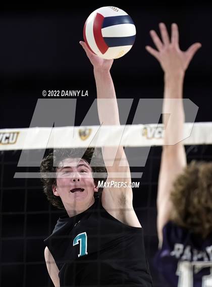 Thumbnail 2 in Glen Allen vs. James River Midlothian (VHSL Class 5 State Final) photogallery.