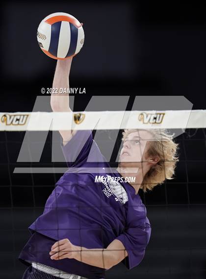 Thumbnail 2 in Glen Allen vs. James River Midlothian (VHSL Class 5 State Final) photogallery.