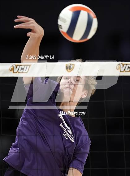 Thumbnail 2 in Glen Allen vs. James River Midlothian (VHSL Class 5 State Final) photogallery.