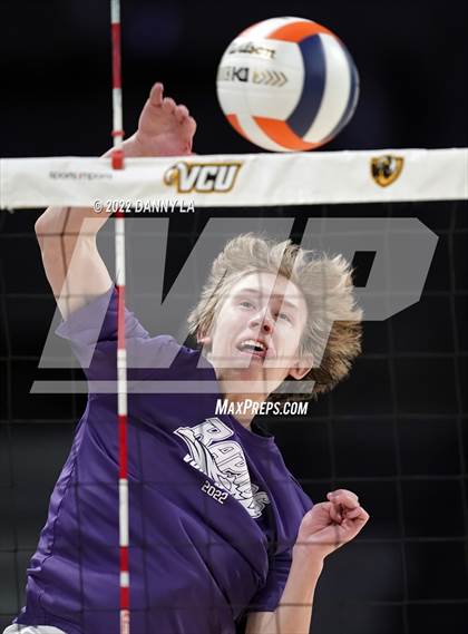 Thumbnail 2 in Glen Allen vs. James River Midlothian (VHSL Class 5 State Final) photogallery.