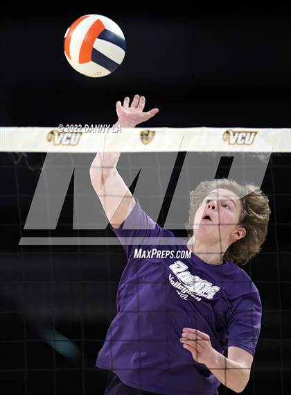 Thumbnail 3 in Glen Allen vs. James River Midlothian (VHSL Class 5 State Final) photogallery.