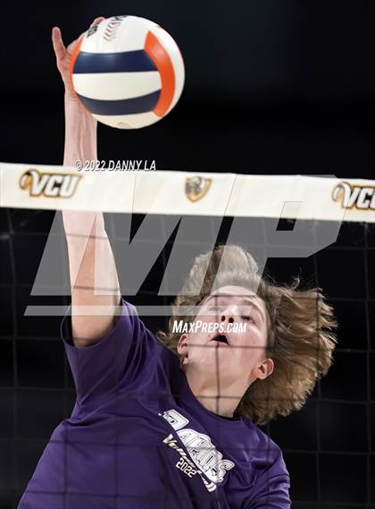Thumbnail 3 in Glen Allen vs. James River Midlothian (VHSL Class 5 State Final) photogallery.
