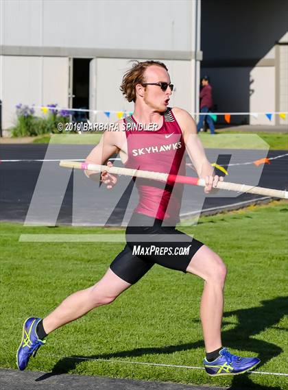 Thumbnail 1 in Southridge @ Sunset (Boys' Pole Vault) photogallery.
