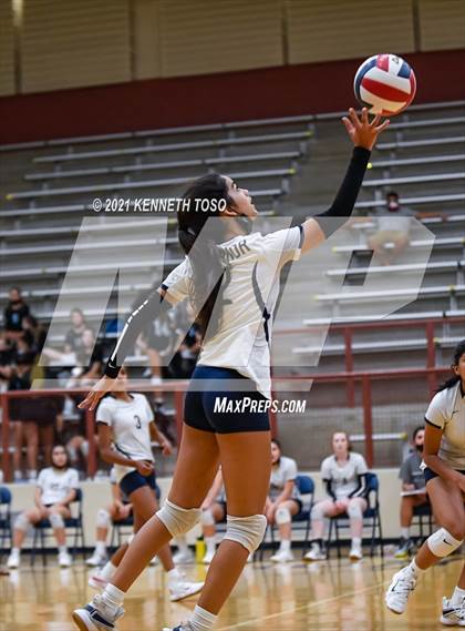 Thumbnail 2 in Harlan vs O'Connor photogallery.