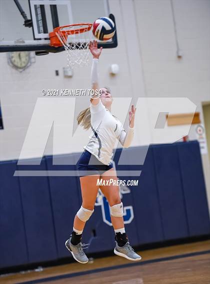 Thumbnail 1 in Harlan vs O'Connor photogallery.