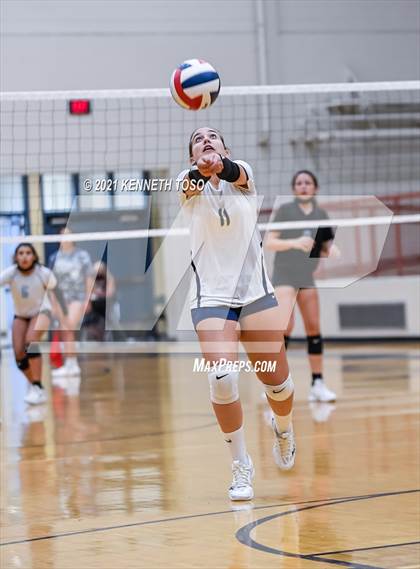 Thumbnail 3 in Harlan vs O'Connor photogallery.