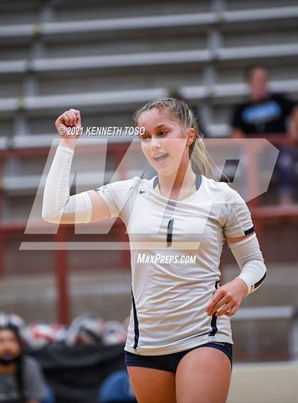 Thumbnail 1 in Harlan vs O'Connor photogallery.