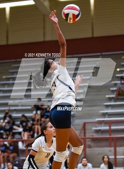 Thumbnail 1 in Harlan vs O'Connor photogallery.