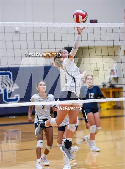 Thumbnail 3 in Harlan vs O'Connor photogallery.