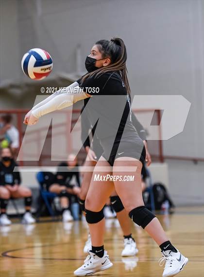 Thumbnail 2 in Harlan vs O'Connor photogallery.